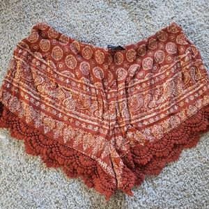 Forever 21 stretchy lace shorts